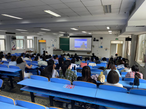 太阳官网新教师参加教师教学能力提升培训