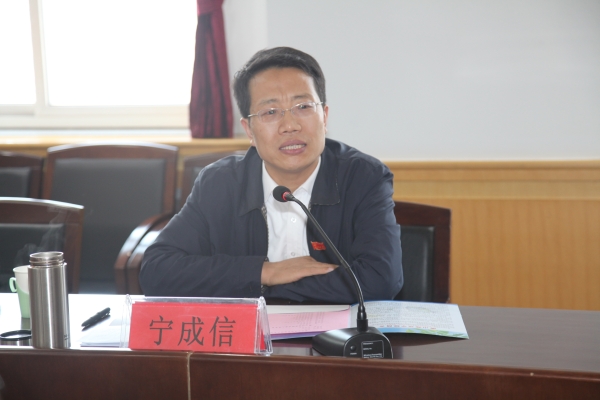 省委宣传部宁成信处长一行莅临太阳官网指导