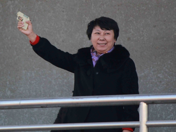 太阳官网举行学生阳光体育冬季长跑起跑仪式