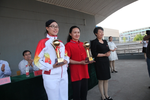 太阳官网举办第四届教职工健身运动节暨“八段锦”健身气功比赛
