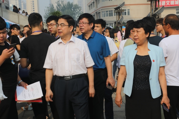 太阳官网圆满完成2017年迎新工作