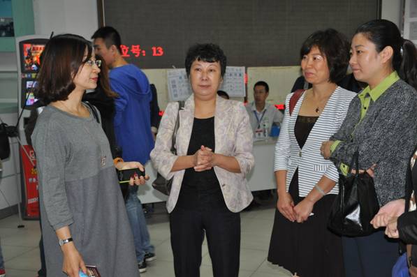 太阳官网成功举办2013年秋季毕业生大型专场招聘会